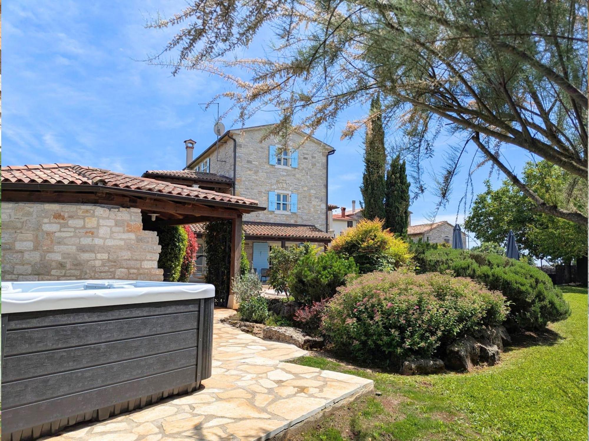 Višnjan Villa Paolina With Hot Tub מראה חיצוני תמונה